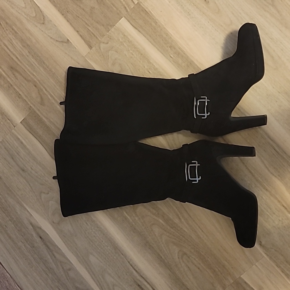 Impo boots. Size 8M, Black suede. The heels are suede, 3.75".